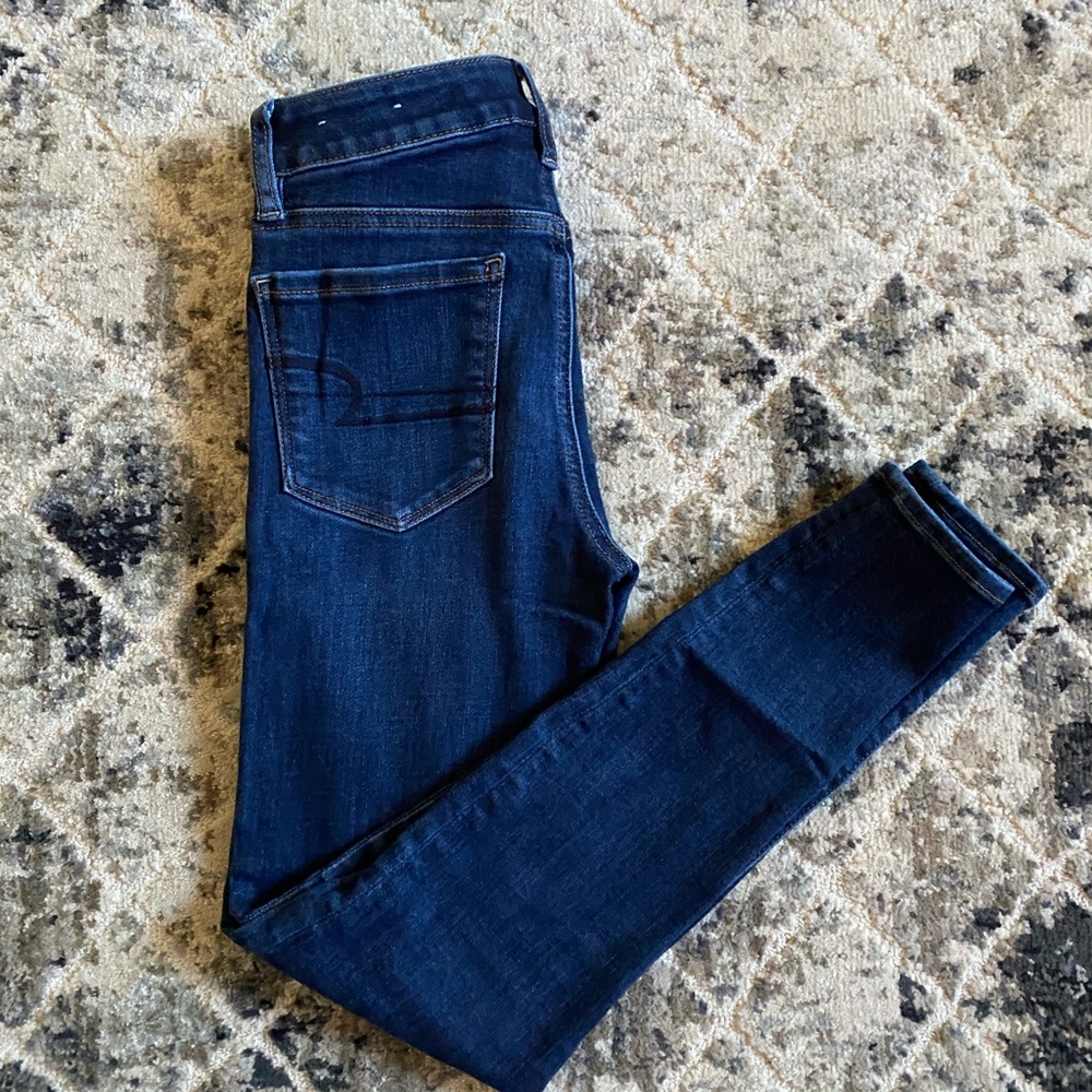 AMERICAN EAGLE JEANS